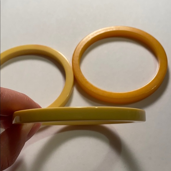 Vintage 1970s Lucite Bangles - Picture 3 of 3